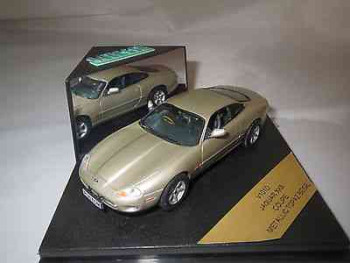 Vitesse Jaguar XK8 Coupé metallic-topaz-beige . V101D 