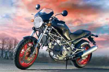 Revell 07923 Ducati Monster S4