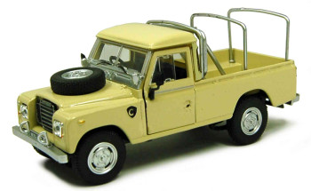 LAND ROVER SERIE III 109 WITH ROOFRACK  CARARAMA  251XND13