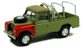LAND ROVER SERIE III 109 PICK UP with racks  CARARAMA  711XND3