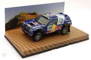 MINICHAMPS 1:43 VW RACE TOUAREG - RED BULL - PARIS DAKAR RALLY 2005  436055317
