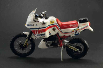 Italeri 4642S YAMAHA Ténéré 660cc Paris Dakar 1986 1:9