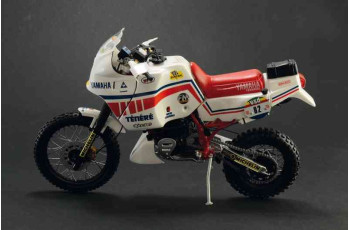 Italeri 4642S YAMAHA Ténéré 660cc Paris Dakar 1986 1:9