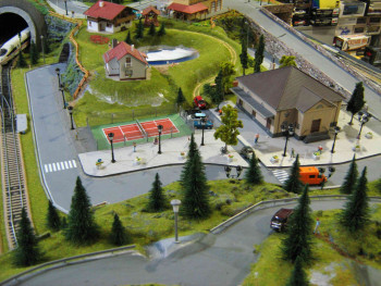 TRAIN DIORAMA WITH CAR SYSTEM