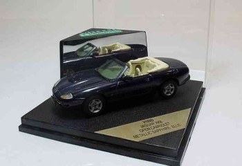 Vitesse V100D Jaguar XK8 Open cabriolet metallic spphire blue 
