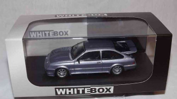 WHITE BOX Ford Sierra Cosworth RS500 - metallic-hellblau - RHD