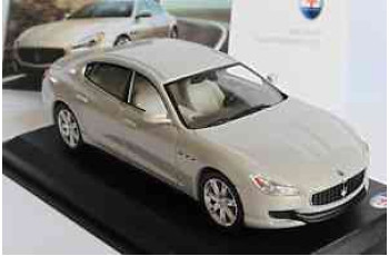 WHITE BOX S039 - Whitebox Maserati Quattroporte GTS - metallic-hellgrau - 2013 