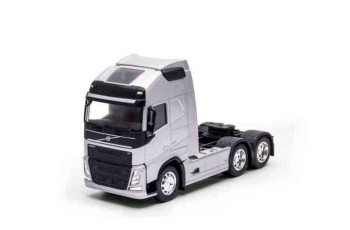 Volvo - FH 3-axle 2016 silver - 1:32 - Welly - 32690Ls