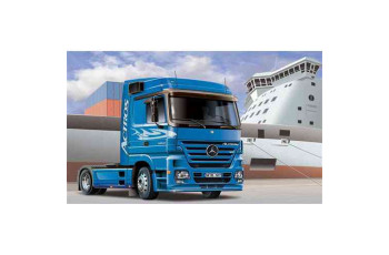 ITALERI  3824   Mercedes-Benz Actros 2003  1:24 Truck Model Kit